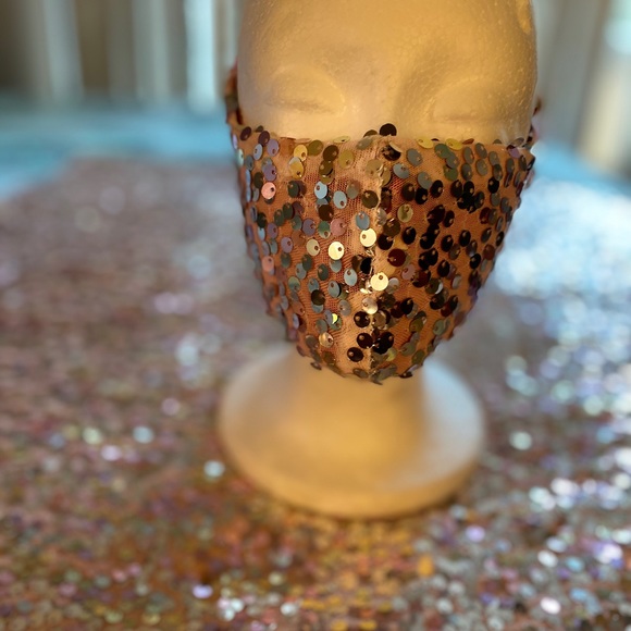 Facemask - Picture 8 of 11